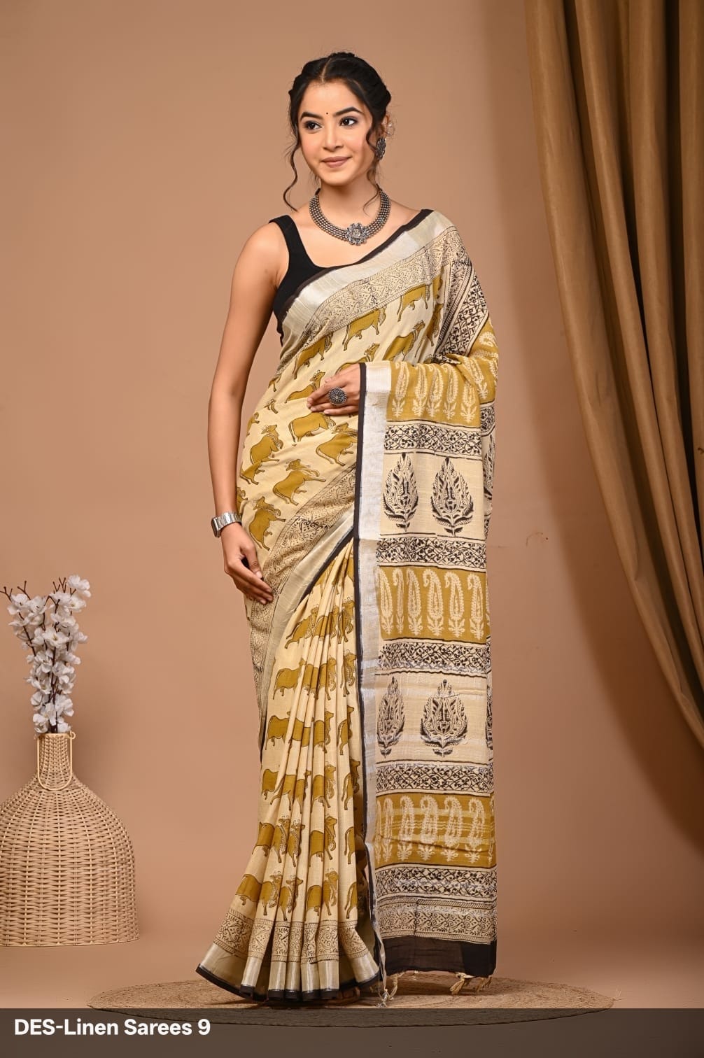 Printed Soft Linen Saree with Tassels"