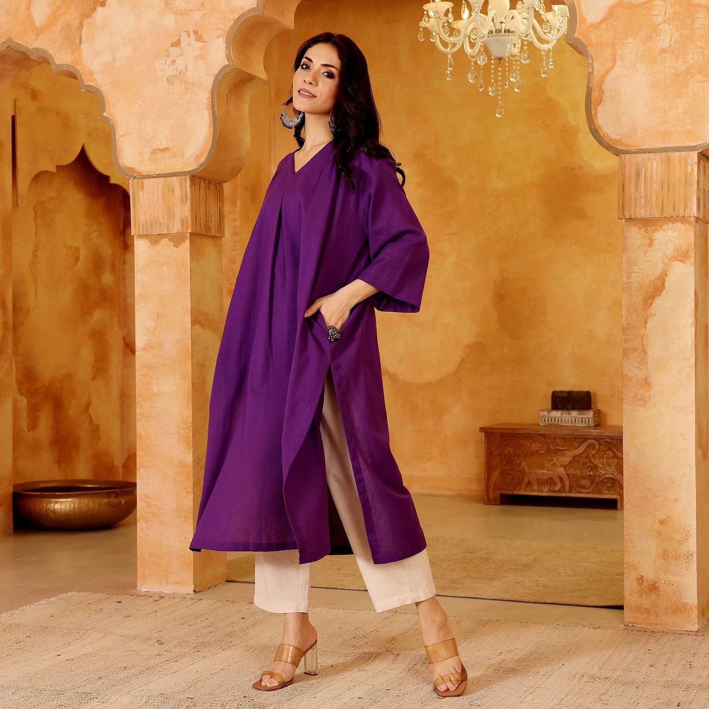 The Jaipur Breeze Linen Ensemble, V-Neck High-Slit Relaxed Fit Kurta